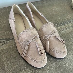 Cole Haan size 8 women’s loafers suede tan